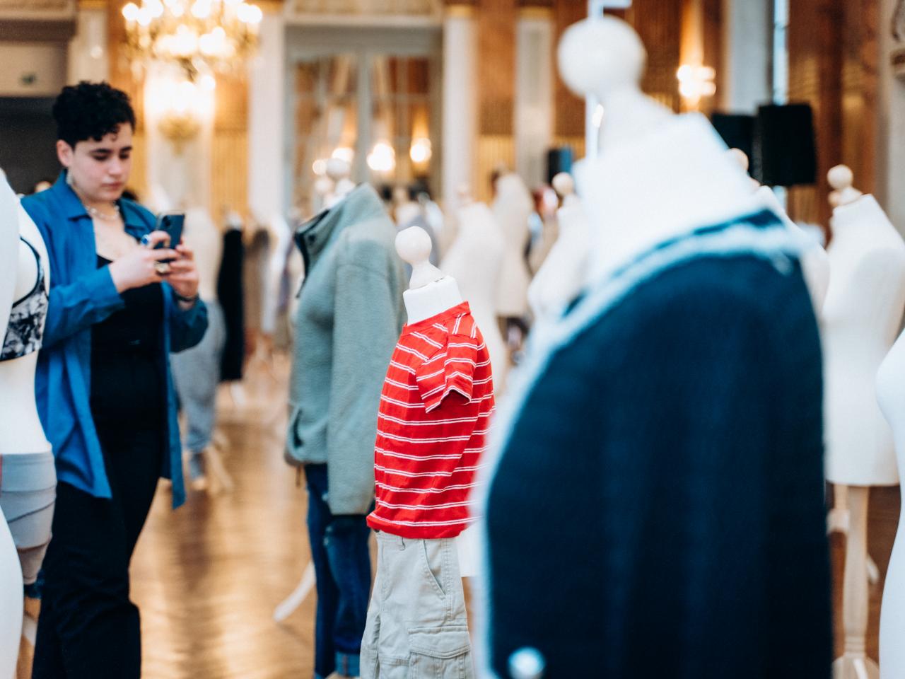 Mannequins dressed in clothing 