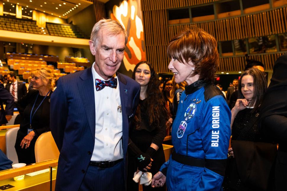 Bill Nye chatting to astronaut Sharon Hagle